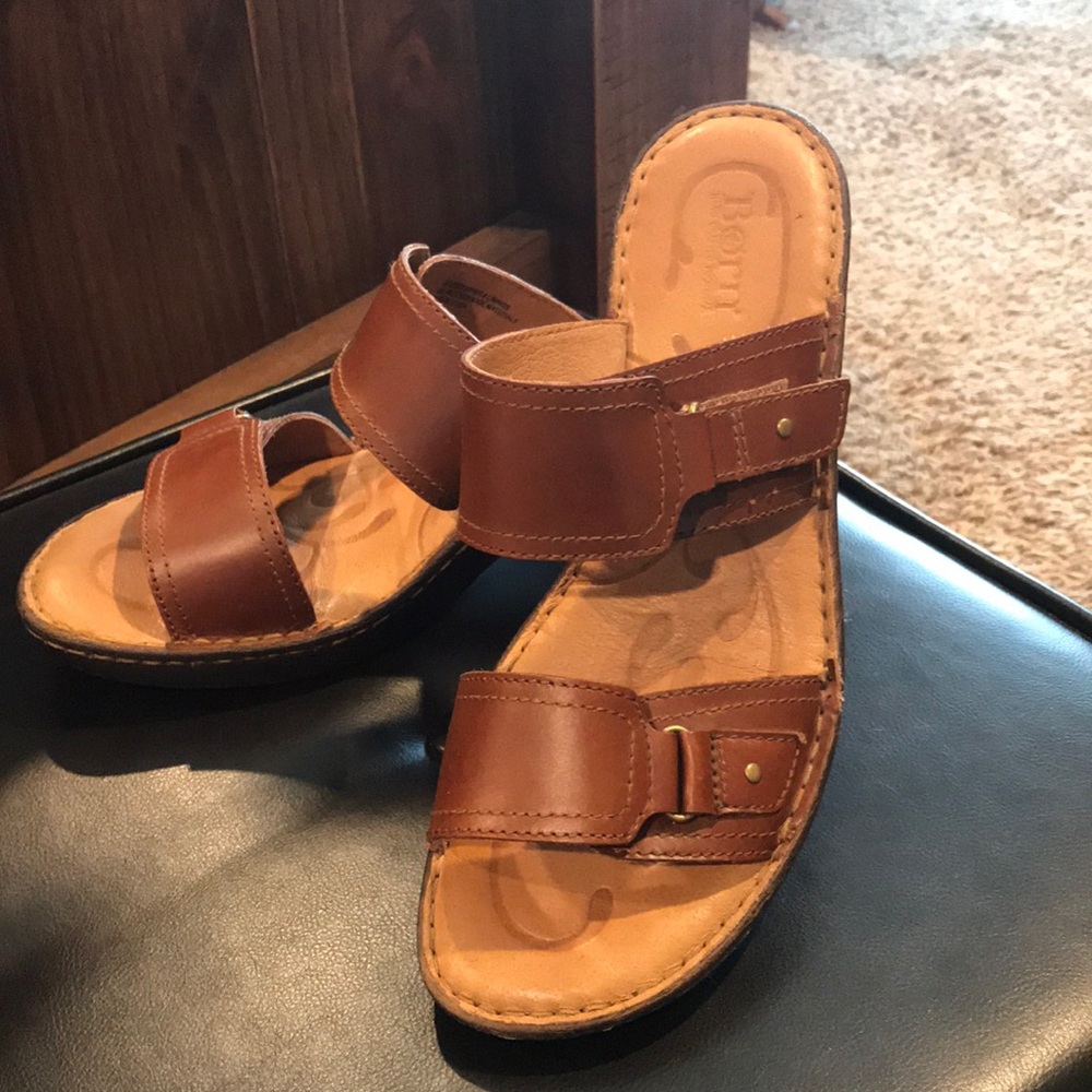 Born leather sandal